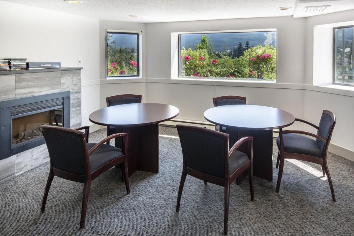 Ironwoods On Blueberry Hill By Whistler Blackcomb Vacation Rentals Exterior foto