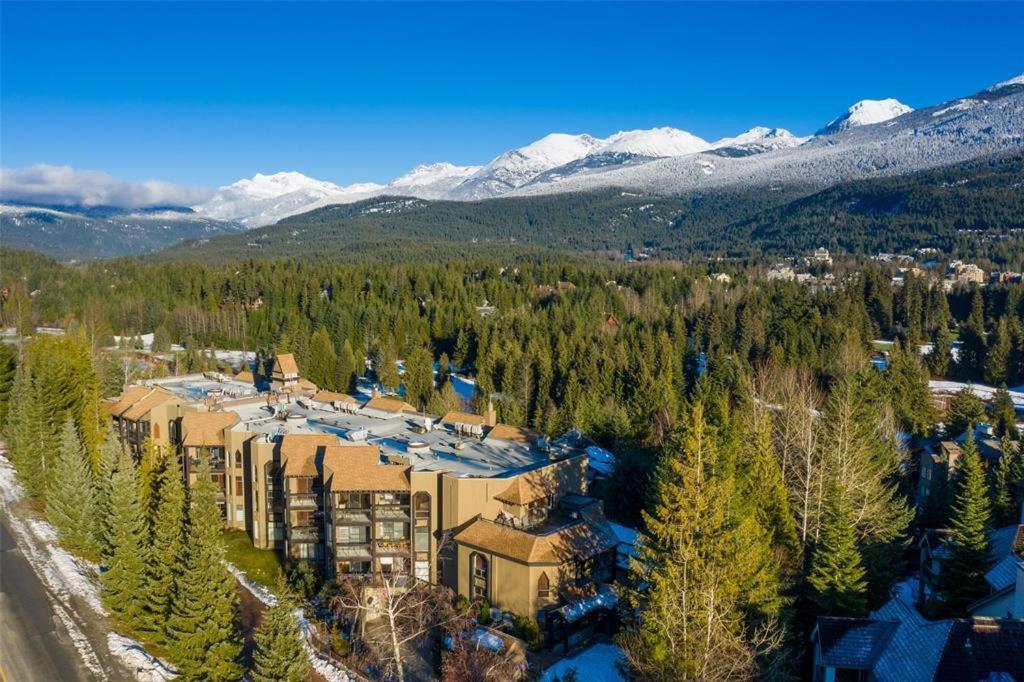 Ironwoods On Blueberry Hill By Whistler Blackcomb Vacation Rentals Exterior foto