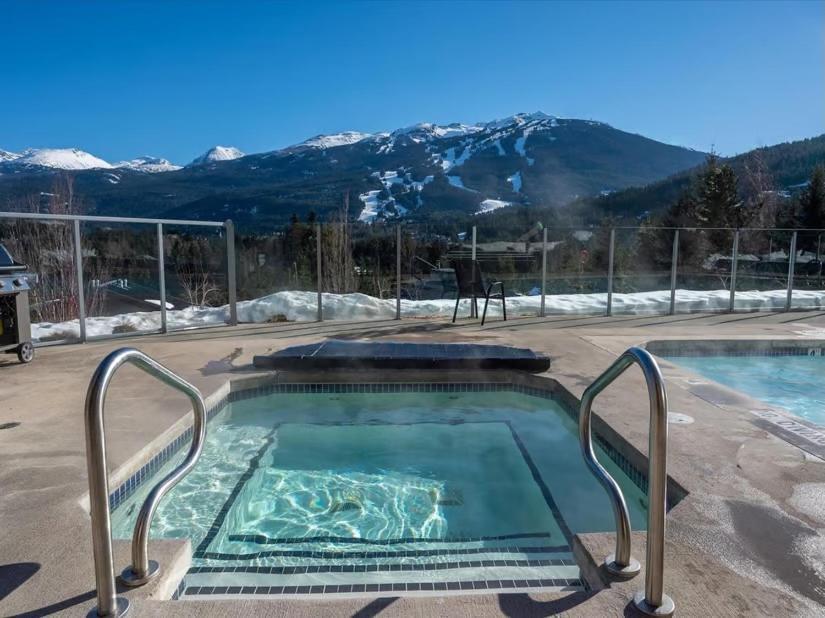 Ironwoods On Blueberry Hill By Whistler Blackcomb Vacation Rentals Exterior foto
